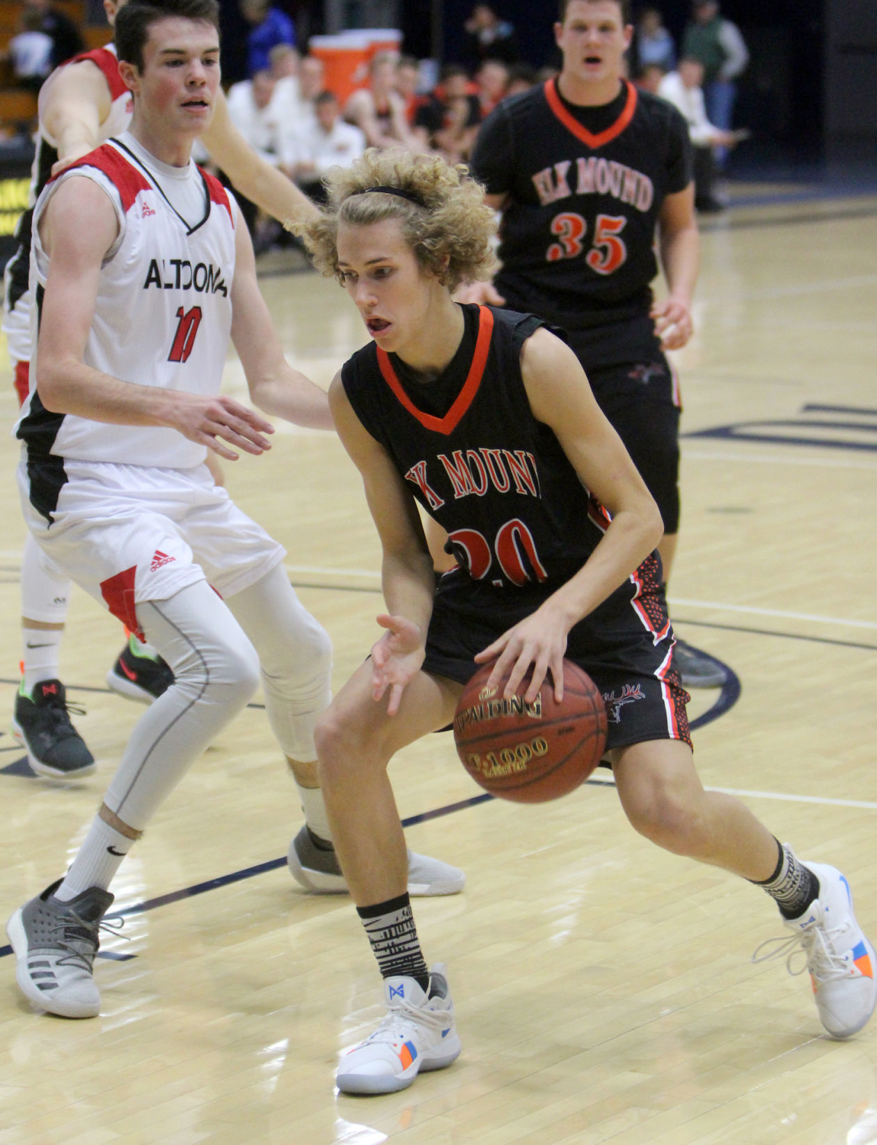Elk Mound boys basketball vs Altoona 12-1-18